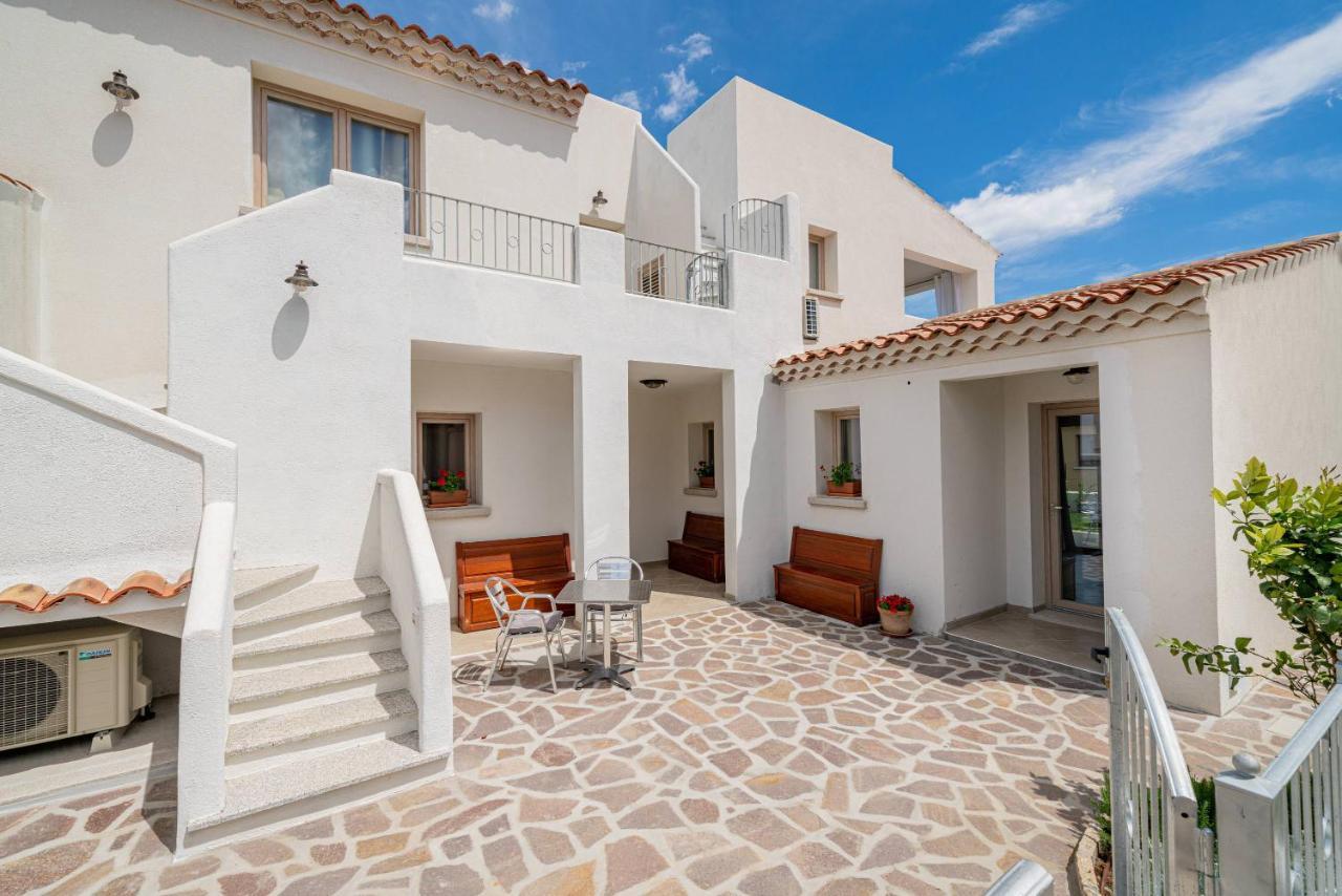 Residenza L'Alzoni Otel San Teodoro  Dış mekan fotoğraf