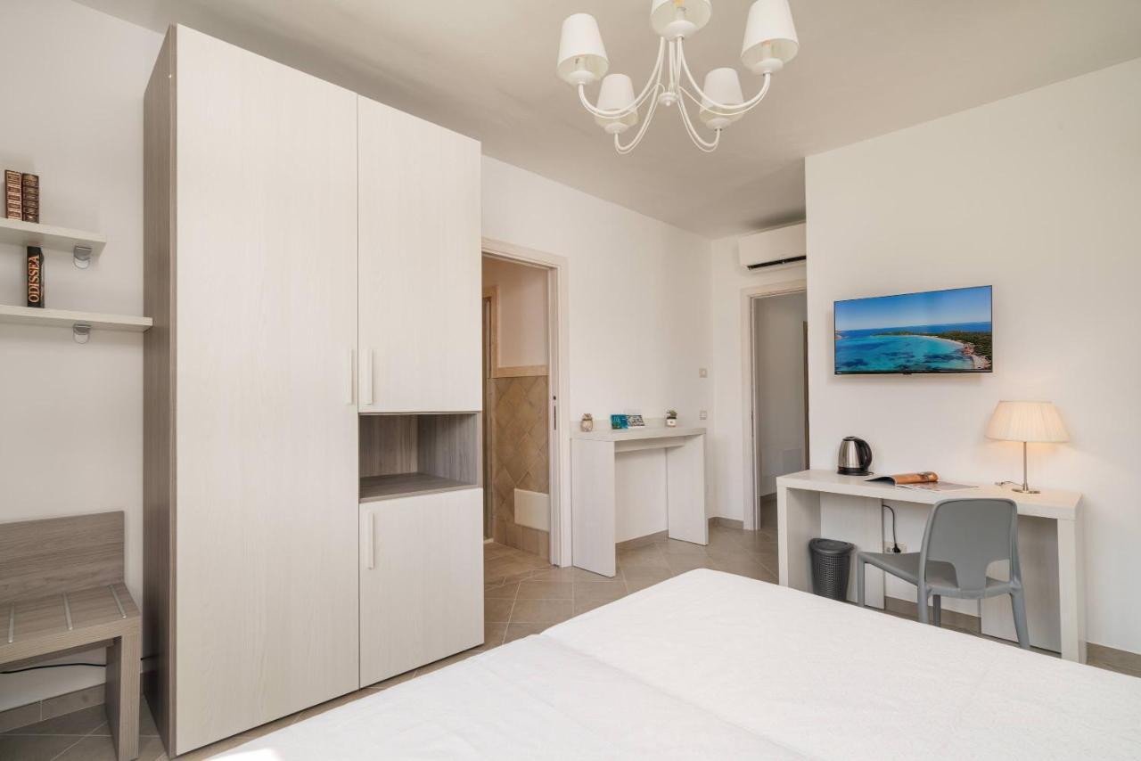 Residenza L'Alzoni Otel San Teodoro  Dış mekan fotoğraf