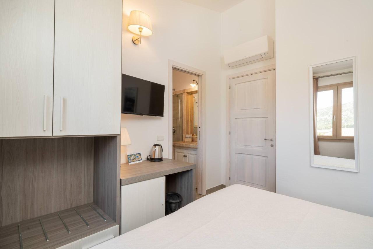 Residenza L'Alzoni Otel San Teodoro  Dış mekan fotoğraf